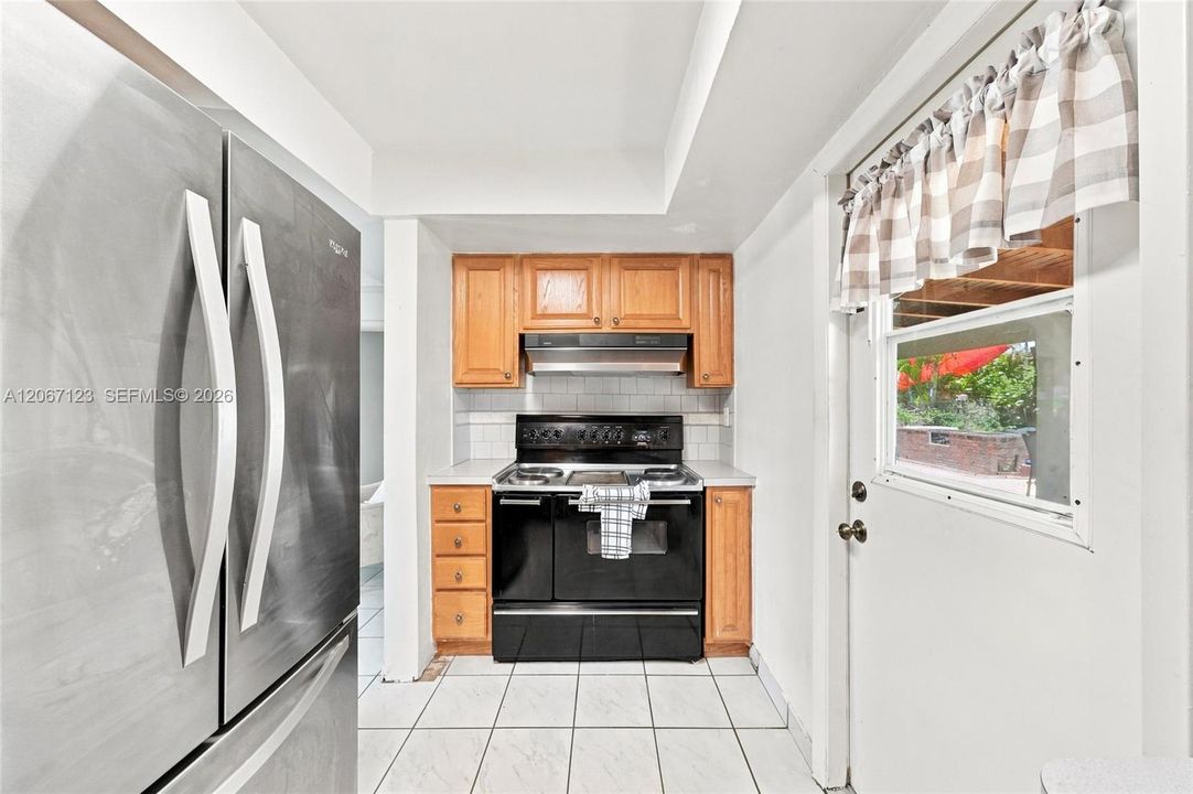 Recently Sold: $685,000 (3 beds, 2 baths, 1224 Square Feet)