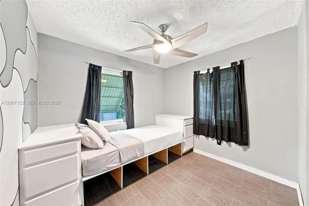 Recently Sold: $685,000 (3 beds, 2 baths, 1224 Square Feet)