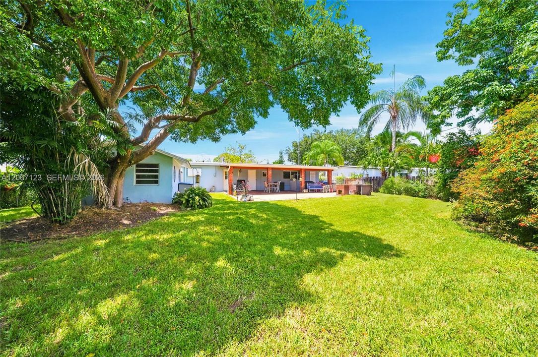 Recently Sold: $685,000 (3 beds, 2 baths, 1224 Square Feet)