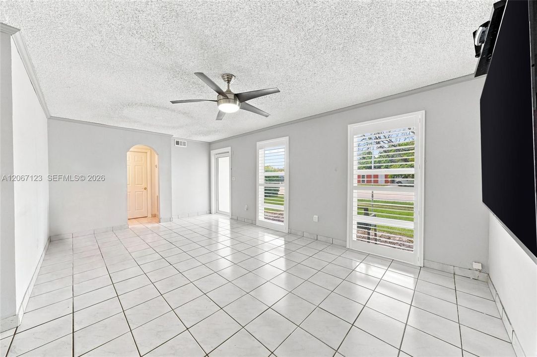 Recently Sold: $685,000 (3 beds, 2 baths, 1224 Square Feet)