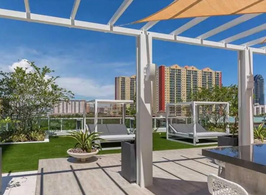 For Sale: $1,150,000 (2 beds, 3 baths, 1732 Square Feet)