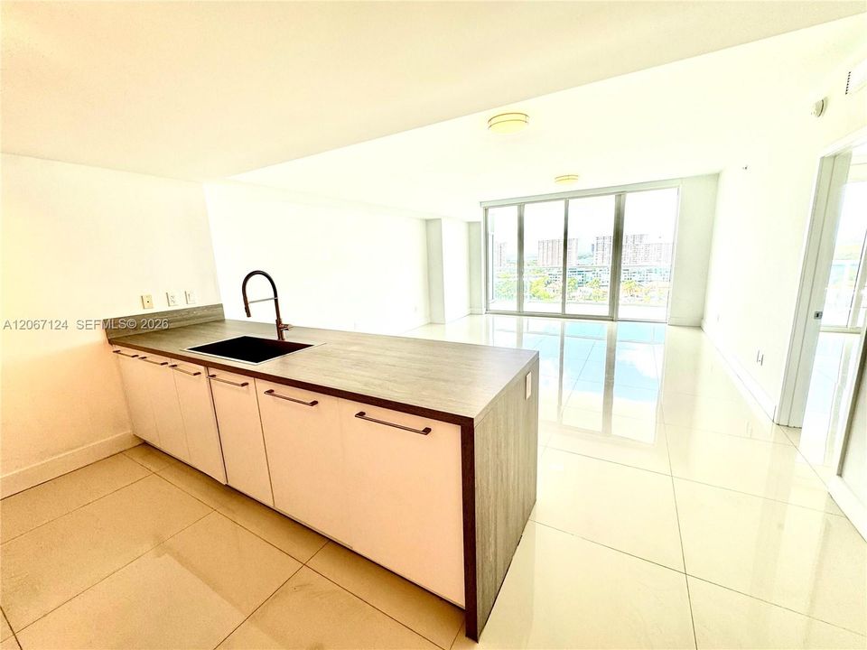 For Sale: $1,150,000 (2 beds, 3 baths, 1732 Square Feet)