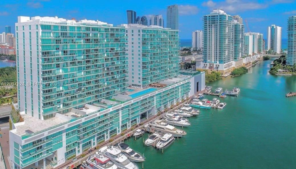 For Sale: $1,150,000 (2 beds, 3 baths, 1732 Square Feet)