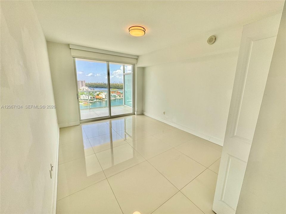 For Sale: $1,150,000 (2 beds, 3 baths, 1732 Square Feet)