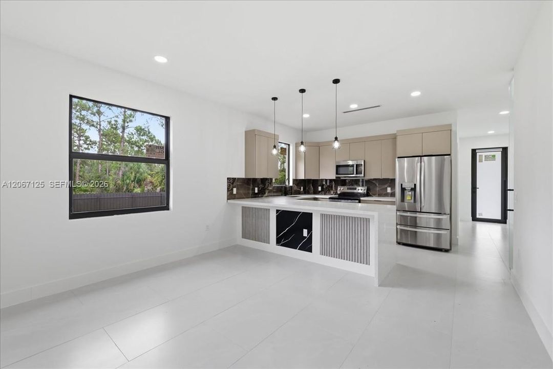 For Sale: $310,000 (3 beds, 2 baths, 1207 Square Feet)