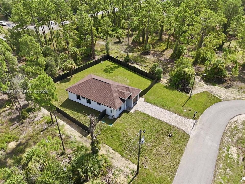 For Sale: $310,000 (3 beds, 2 baths, 1207 Square Feet)