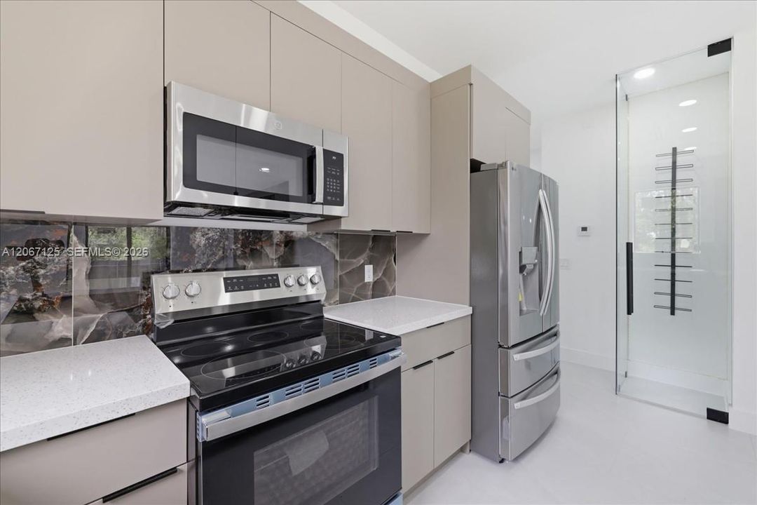 For Sale: $310,000 (3 beds, 2 baths, 1207 Square Feet)