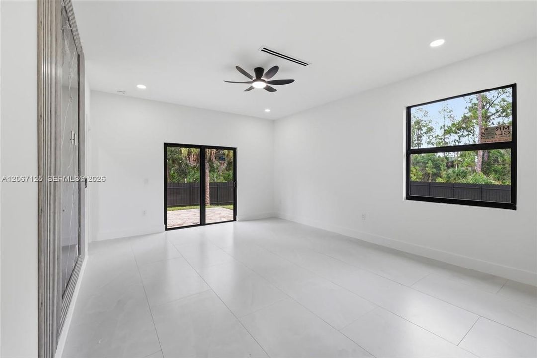 For Sale: $310,000 (3 beds, 2 baths, 1207 Square Feet)
