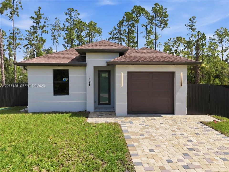 For Sale: $310,000 (3 beds, 2 baths, 1207 Square Feet)