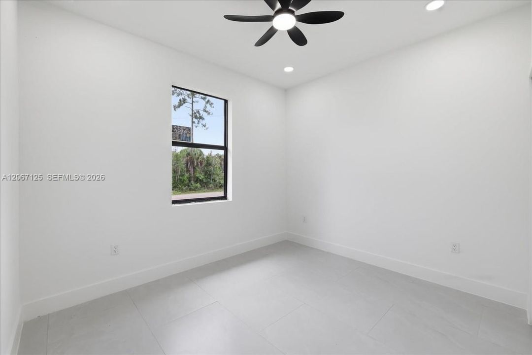 For Sale: $310,000 (3 beds, 2 baths, 1207 Square Feet)