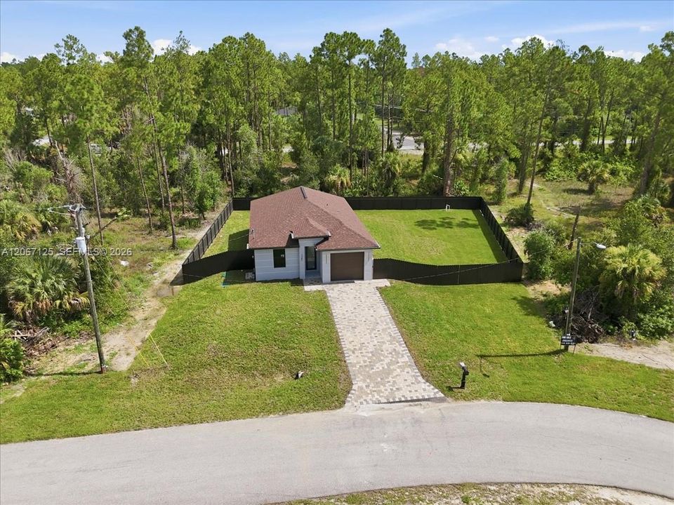 For Sale: $310,000 (3 beds, 2 baths, 1207 Square Feet)