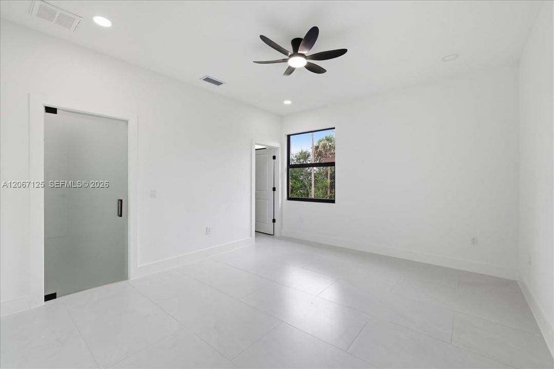 For Sale: $310,000 (3 beds, 2 baths, 1207 Square Feet)