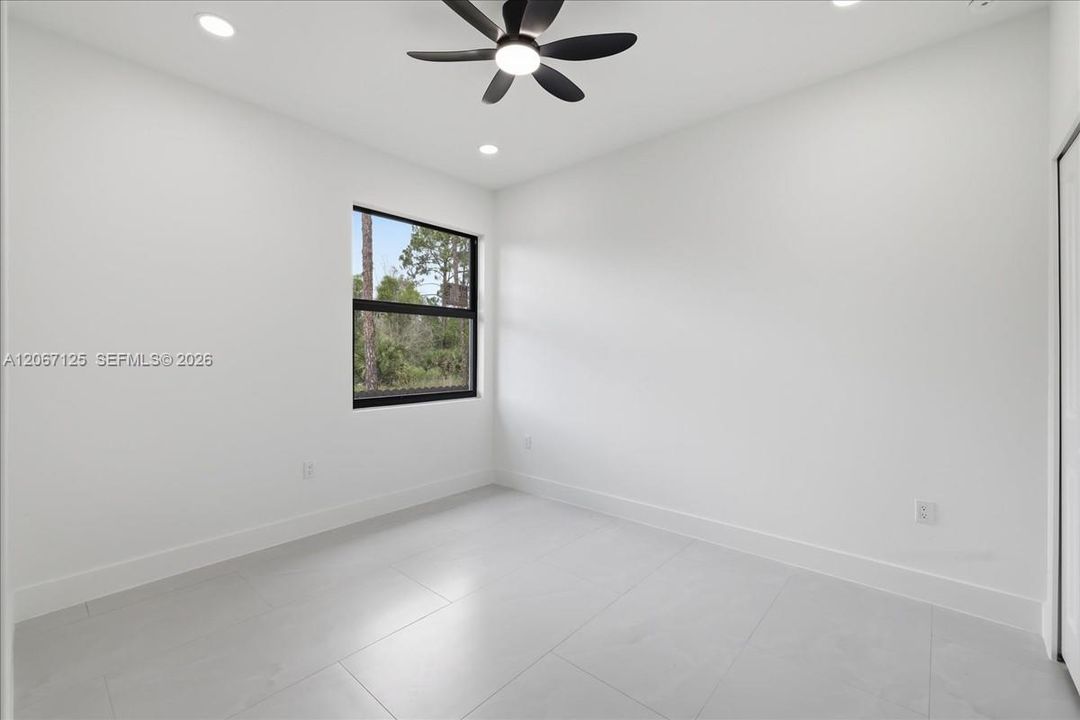 For Sale: $310,000 (3 beds, 2 baths, 1207 Square Feet)