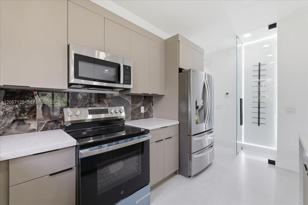 For Sale: $310,000 (3 beds, 2 baths, 1207 Square Feet)