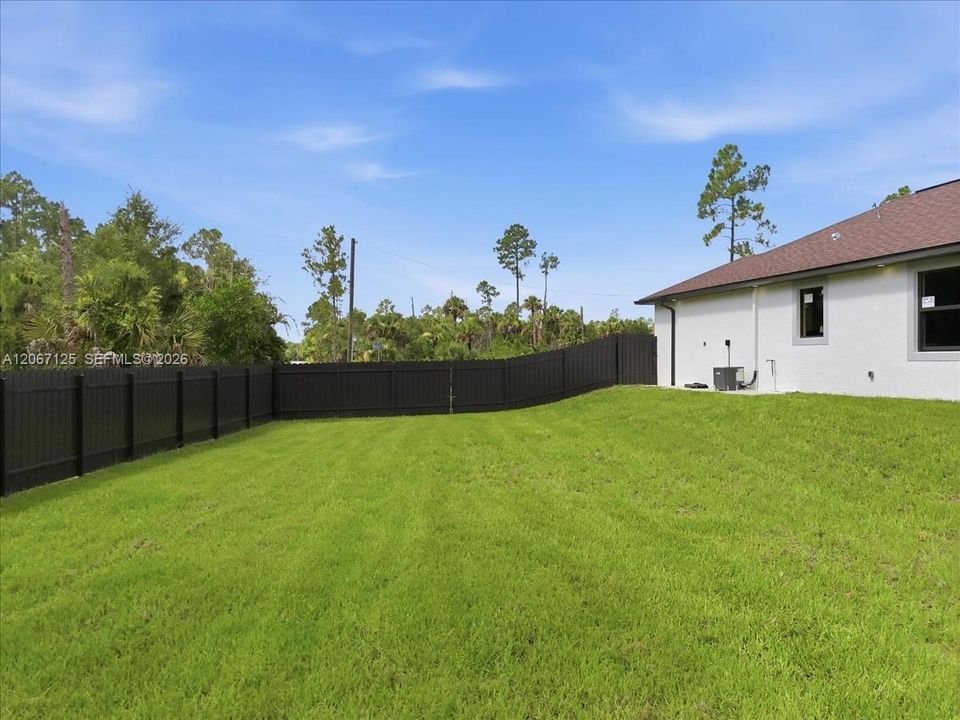 For Sale: $310,000 (3 beds, 2 baths, 1207 Square Feet)