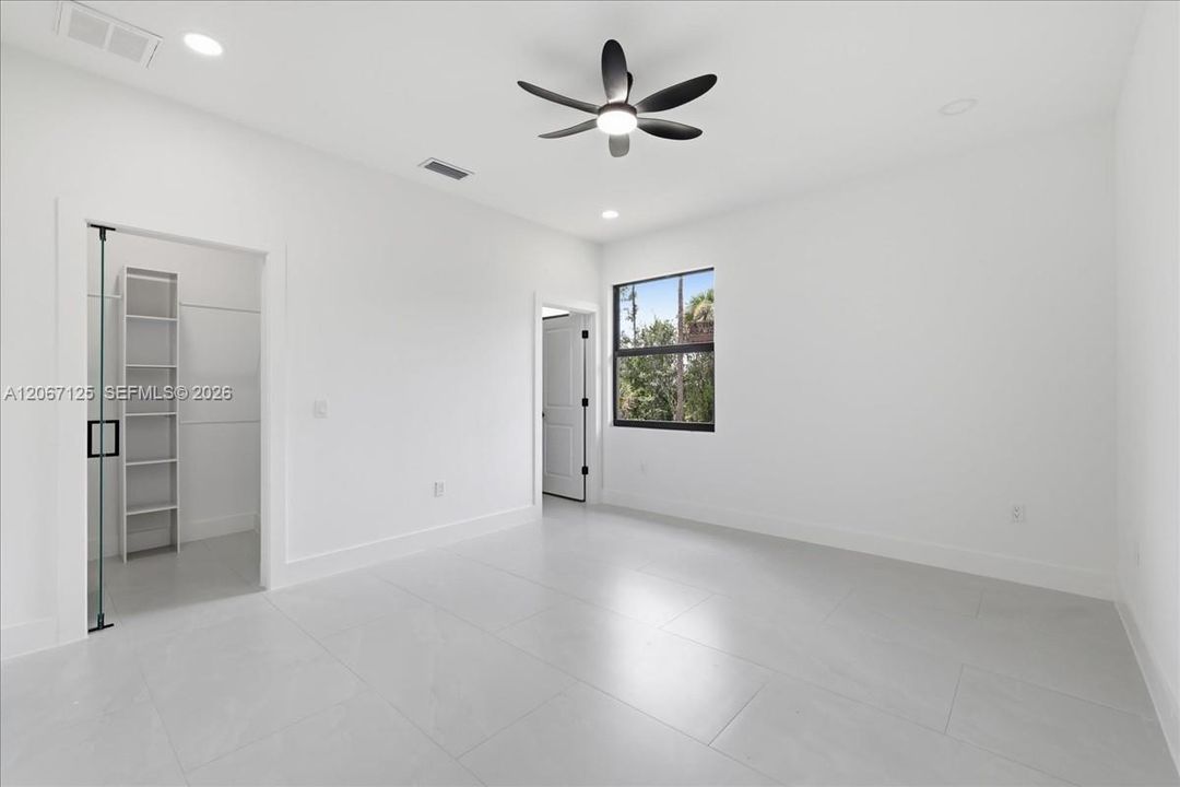 For Sale: $310,000 (3 beds, 2 baths, 1207 Square Feet)