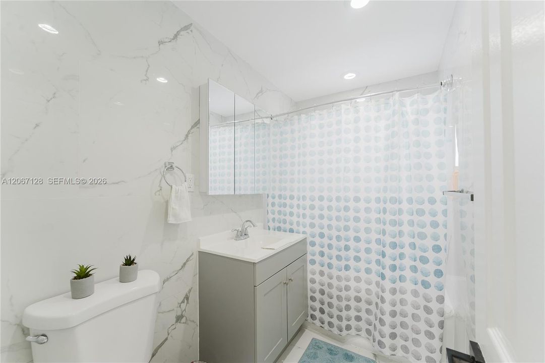 For Rent: $4,300 (3 beds, 2 baths, 1238 Square Feet)