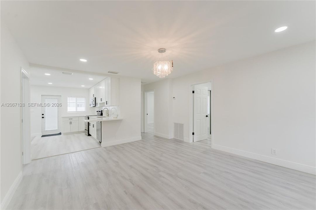 For Rent: $4,300 (3 beds, 2 baths, 1238 Square Feet)