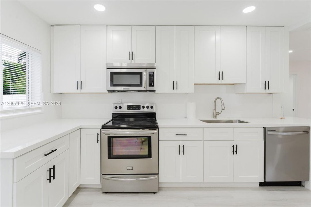 For Rent: $4,300 (3 beds, 2 baths, 1238 Square Feet)