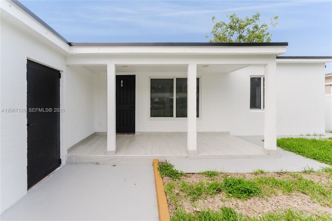 For Rent: $4,300 (3 beds, 2 baths, 1238 Square Feet)