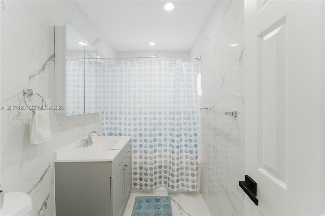 For Rent: $4,300 (3 beds, 2 baths, 1238 Square Feet)