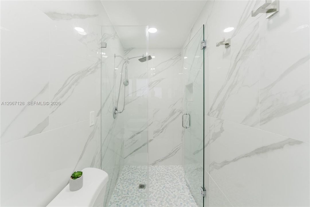For Rent: $4,300 (3 beds, 2 baths, 1238 Square Feet)