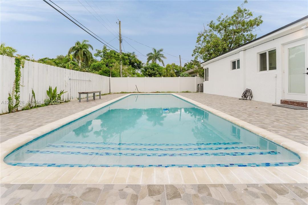 For Rent: $4,300 (3 beds, 2 baths, 1238 Square Feet)