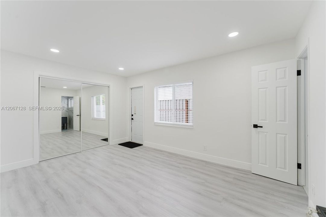 For Rent: $4,300 (3 beds, 2 baths, 1238 Square Feet)