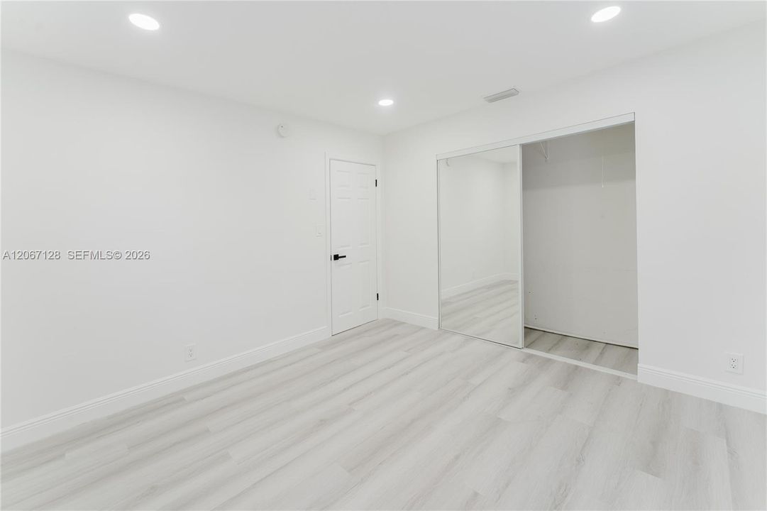 For Rent: $4,300 (3 beds, 2 baths, 1238 Square Feet)