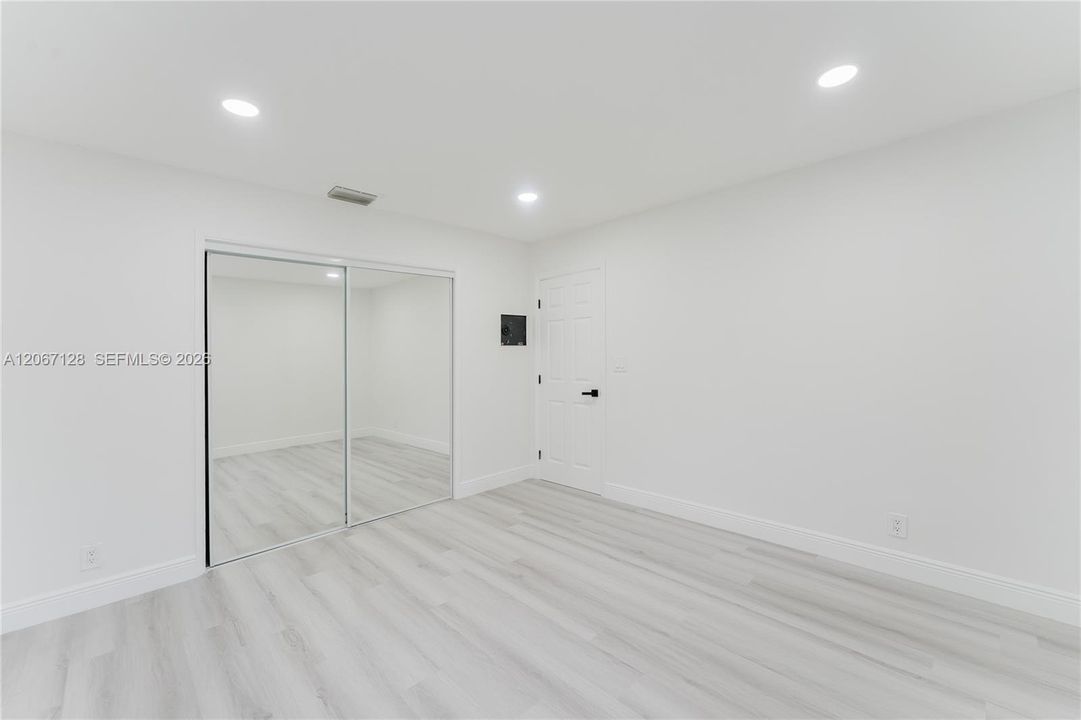 For Rent: $4,300 (3 beds, 2 baths, 1238 Square Feet)
