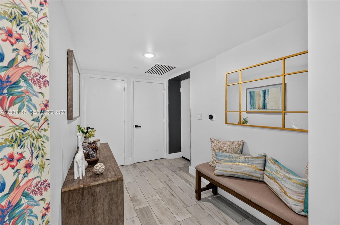 Active With Contract: $4,500 (2 beds, 2 baths, 1123 Square Feet)