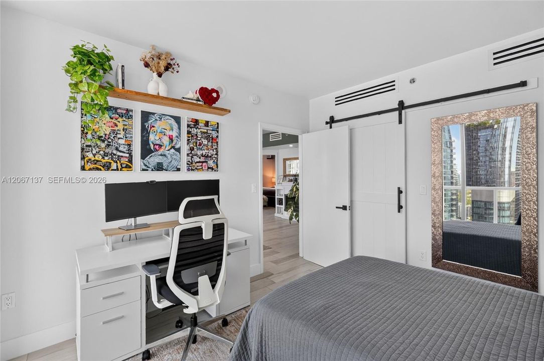 Active With Contract: $4,500 (2 beds, 2 baths, 1123 Square Feet)