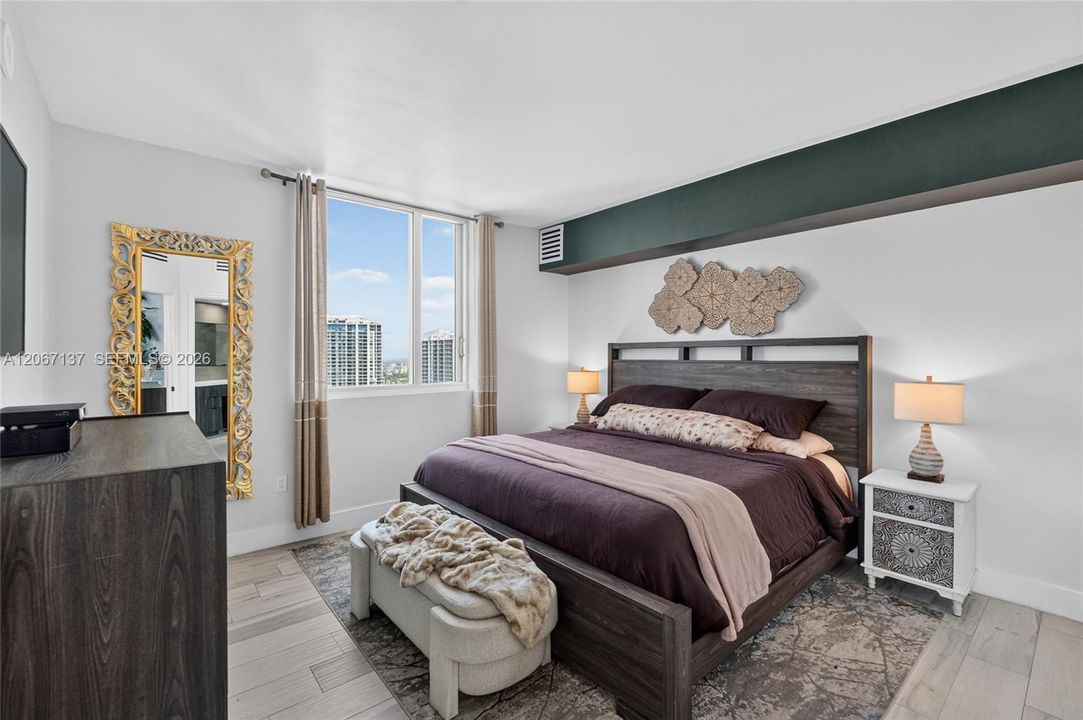 Active With Contract: $4,500 (2 beds, 2 baths, 1123 Square Feet)