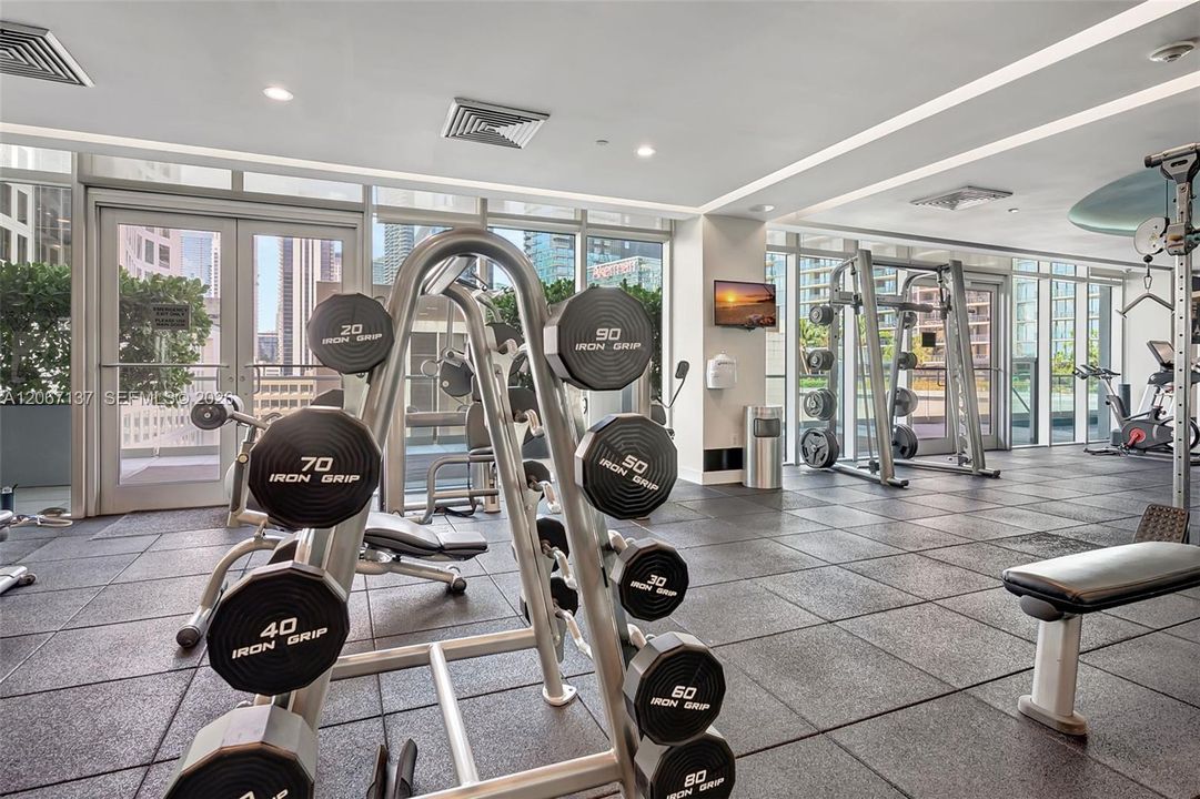Active With Contract: $4,500 (2 beds, 2 baths, 1123 Square Feet)
