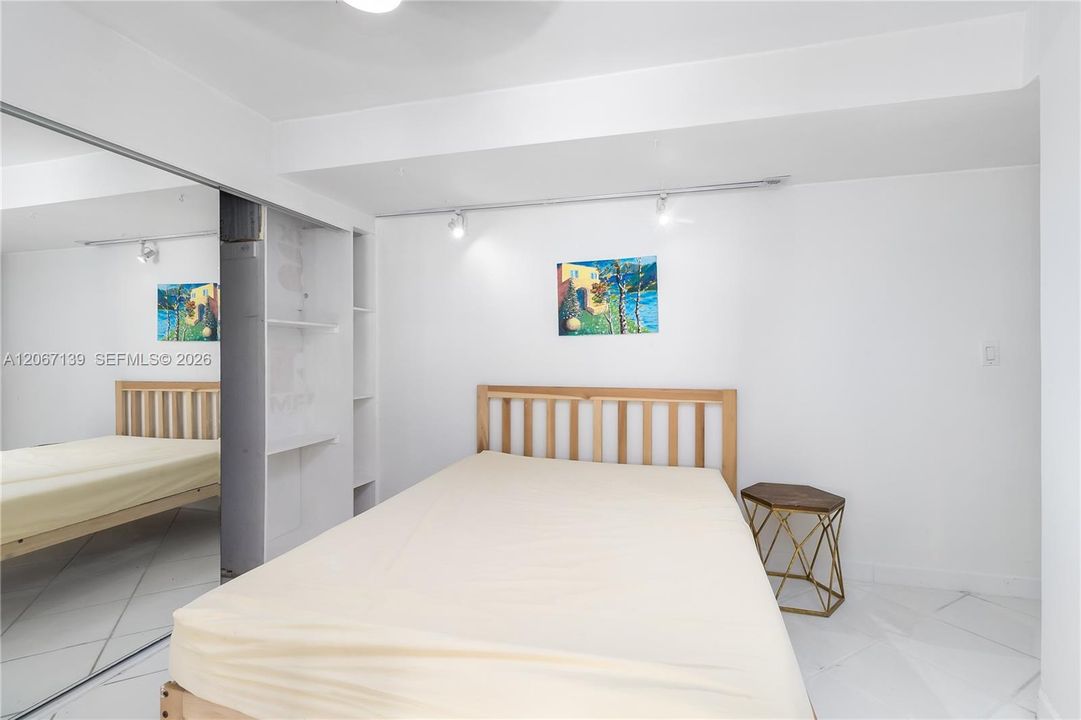 2nd bedroom/den