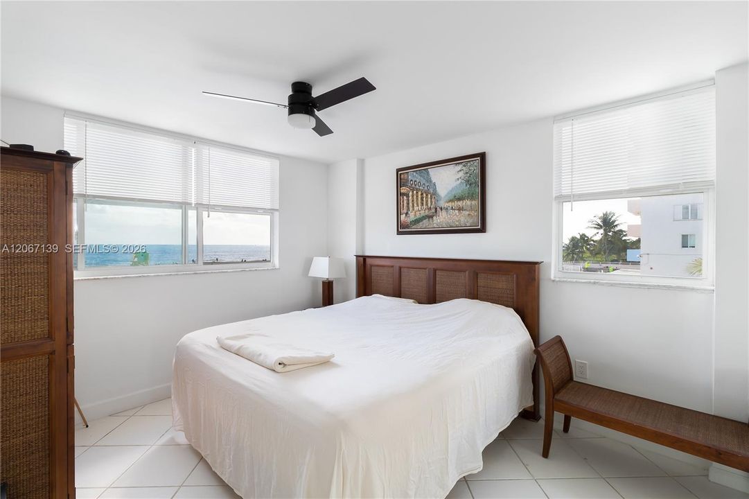 For Sale: $950,000 (2 beds, 1 baths, 747 Square Feet)