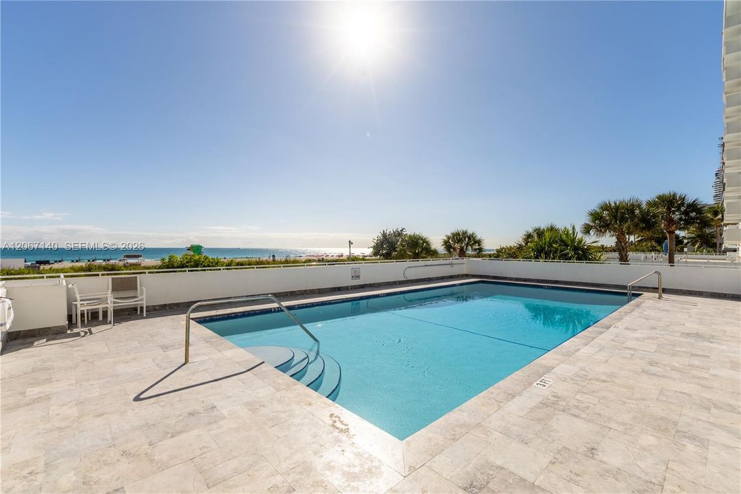 For Rent: $4,900 (2 beds, 1 baths, 747 Square Feet)