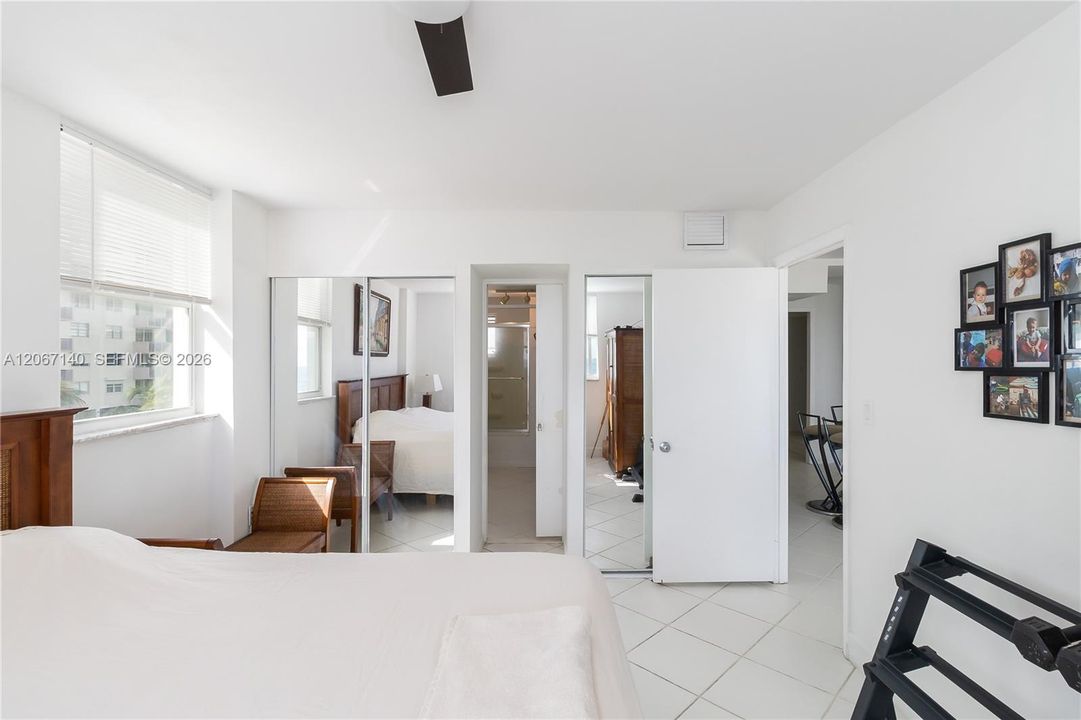 For Rent: $4,900 (2 beds, 1 baths, 747 Square Feet)
