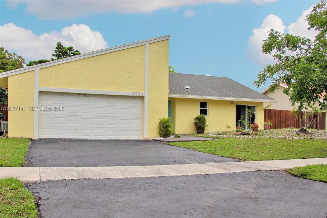 For Sale: $530,000 (3 beds, 2 baths, 1860 Square Feet)
