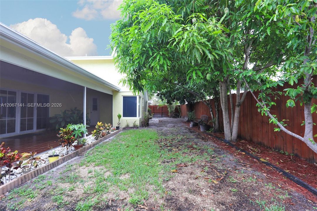 For Sale: $530,000 (3 beds, 2 baths, 1860 Square Feet)