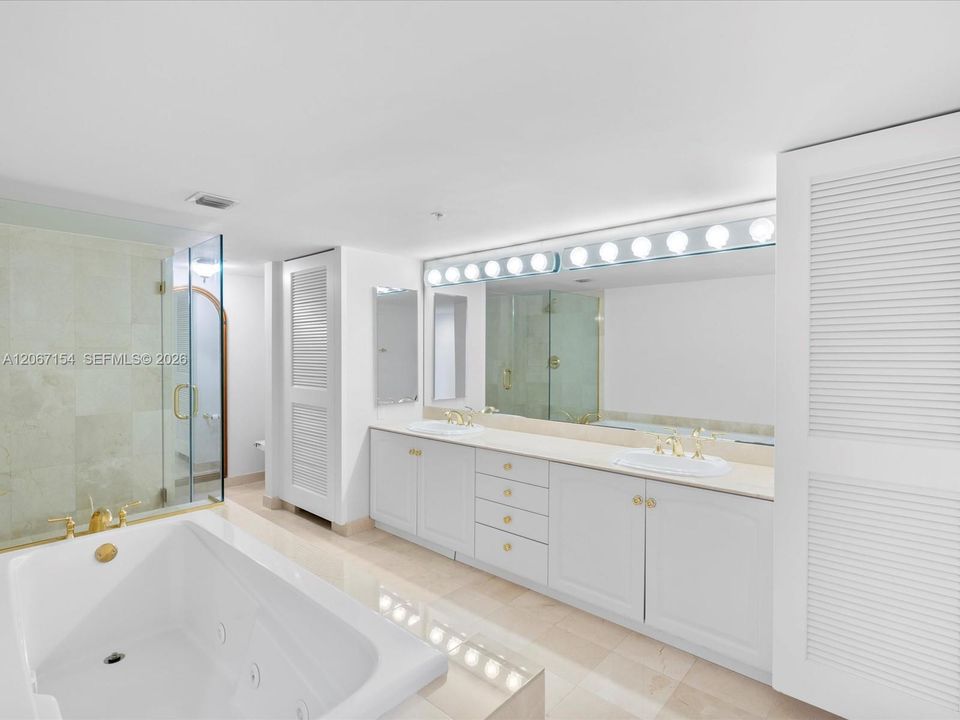 Active With Contract: $9,950 (3 beds, 2 baths, 2290 Square Feet)