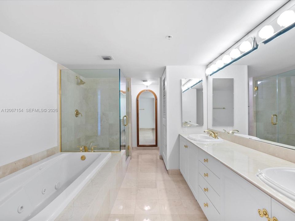 Active With Contract: $9,950 (3 beds, 2 baths, 2290 Square Feet)