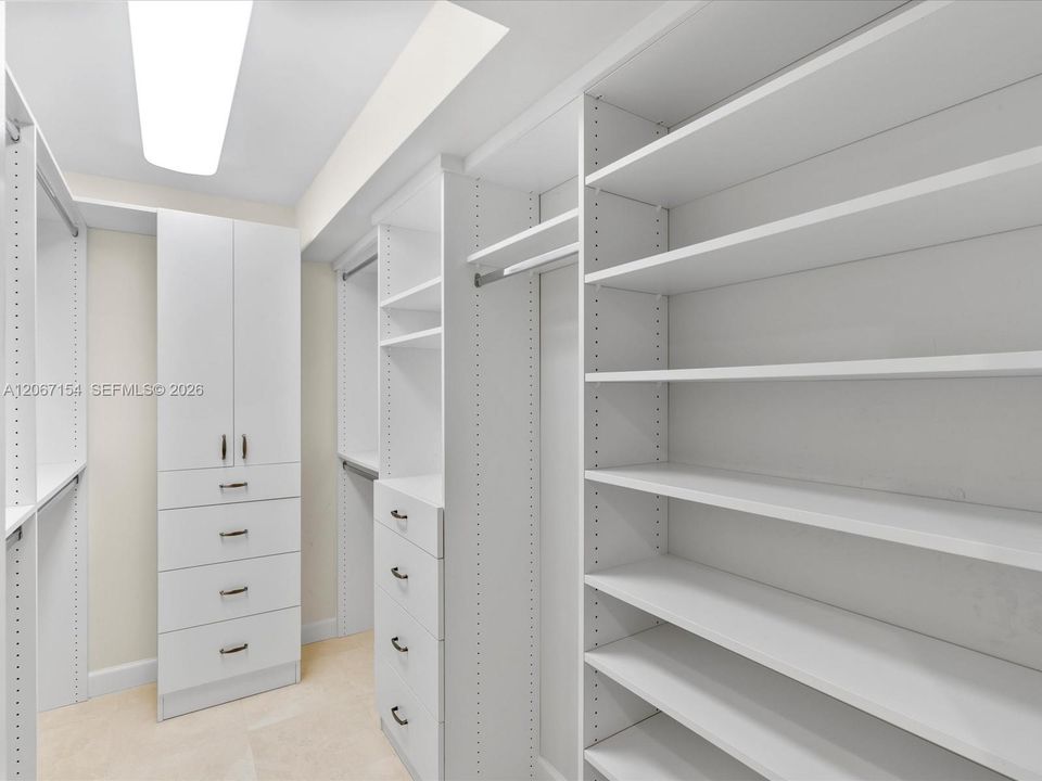 Active With Contract: $9,950 (3 beds, 2 baths, 2290 Square Feet)