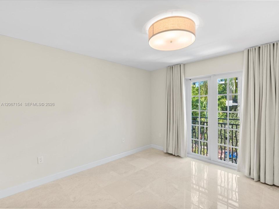 Active With Contract: $9,950 (3 beds, 2 baths, 2290 Square Feet)