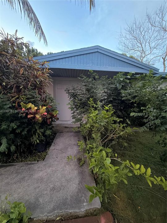 For Sale: $495,000 (4 beds, 2 baths, 1250 Square Feet)