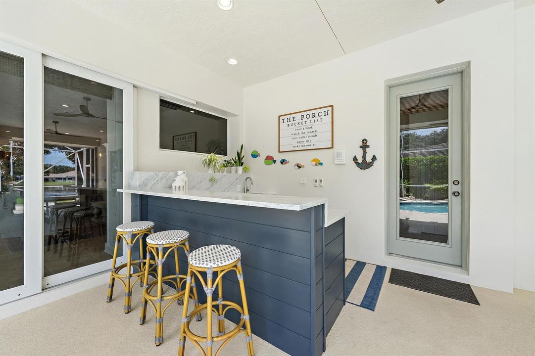 Summer Kitchen Bar