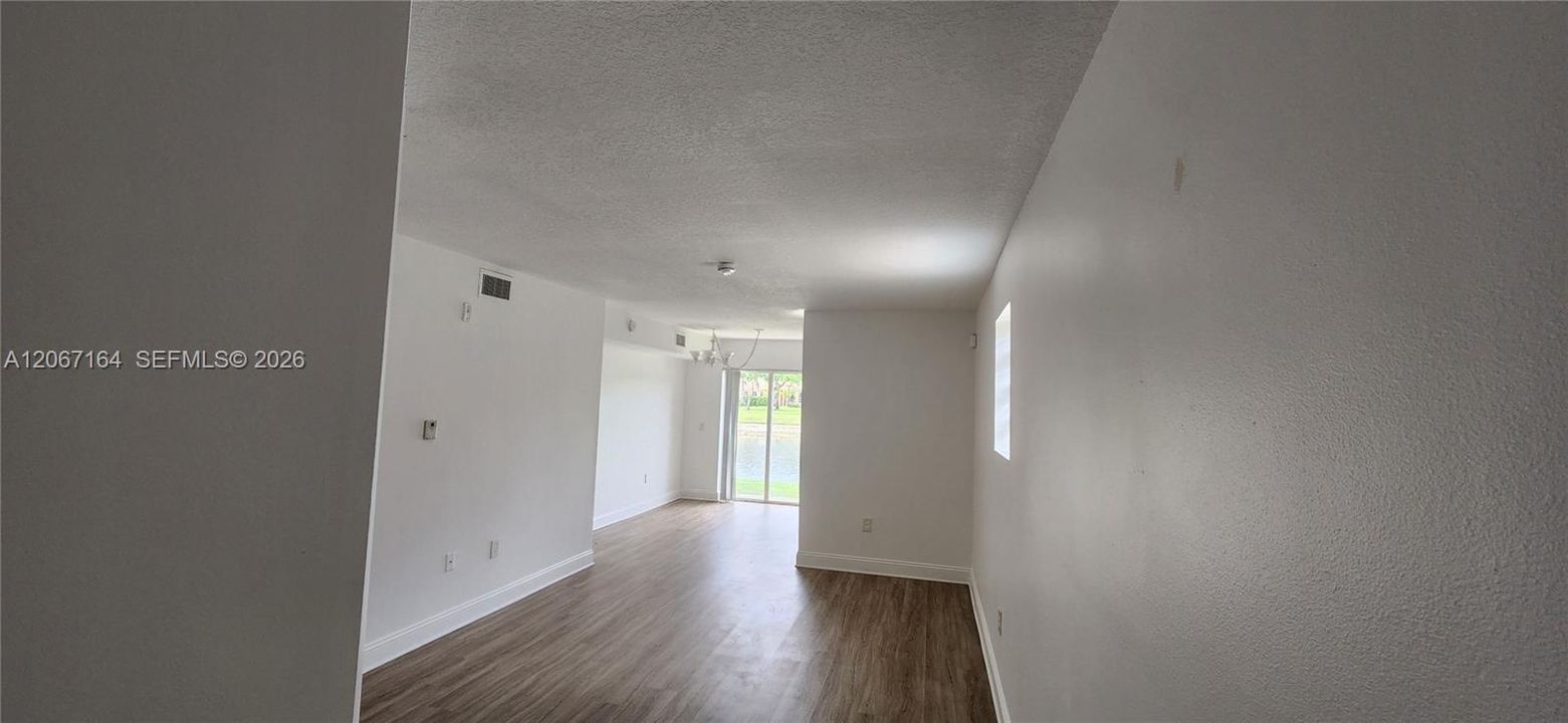 For Rent: $2,000 (3 beds, 2 baths, 1092 Square Feet)