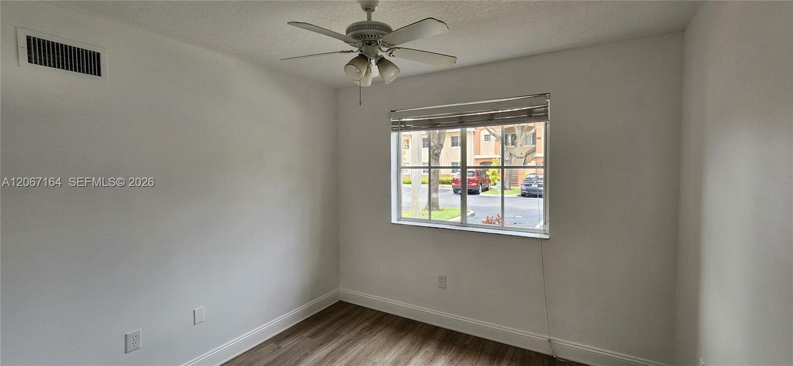 For Rent: $2,000 (3 beds, 2 baths, 1092 Square Feet)
