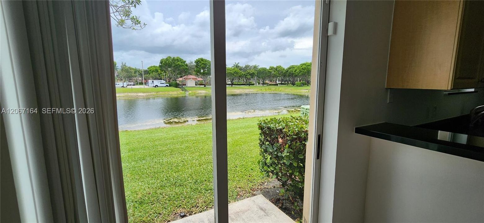 For Rent: $2,000 (3 beds, 2 baths, 1092 Square Feet)