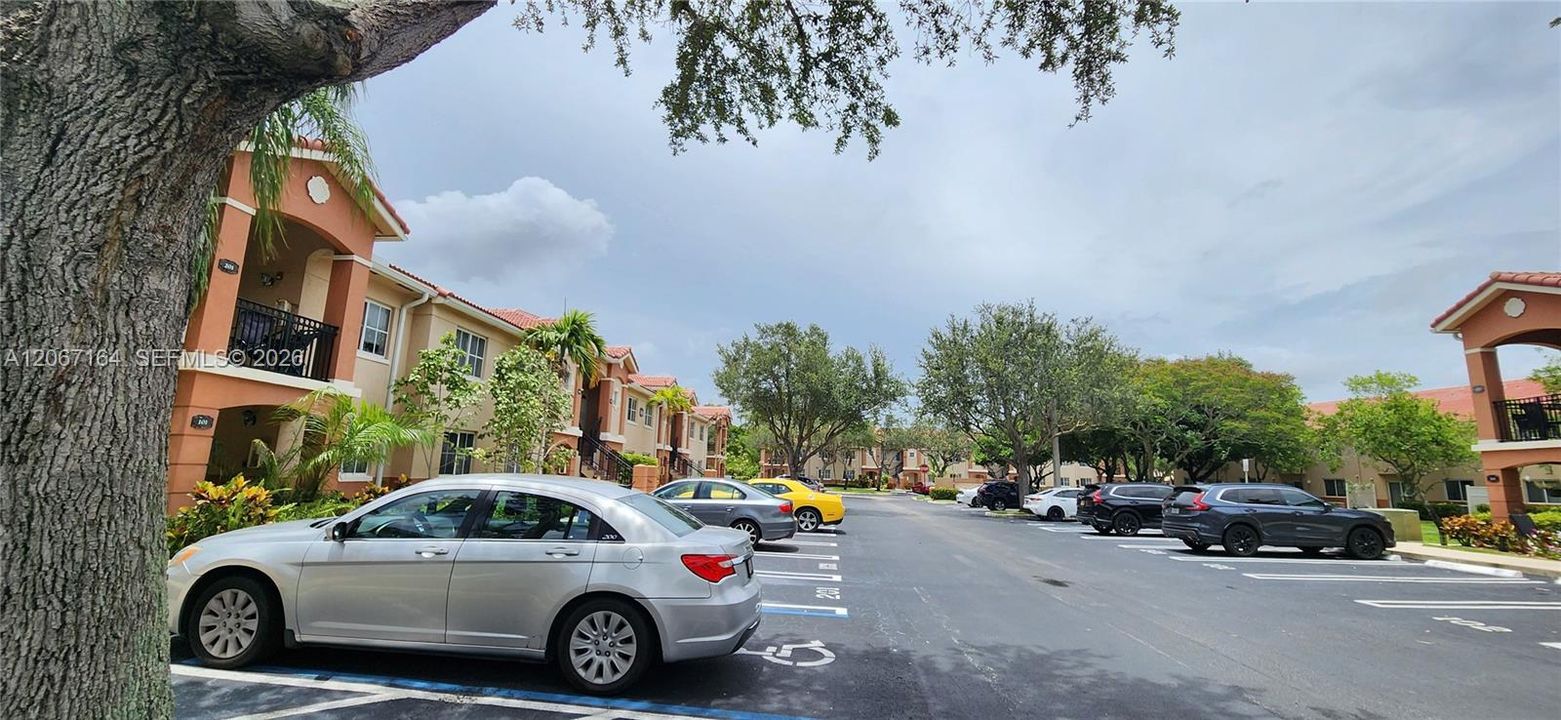 For Rent: $2,000 (3 beds, 2 baths, 1092 Square Feet)
